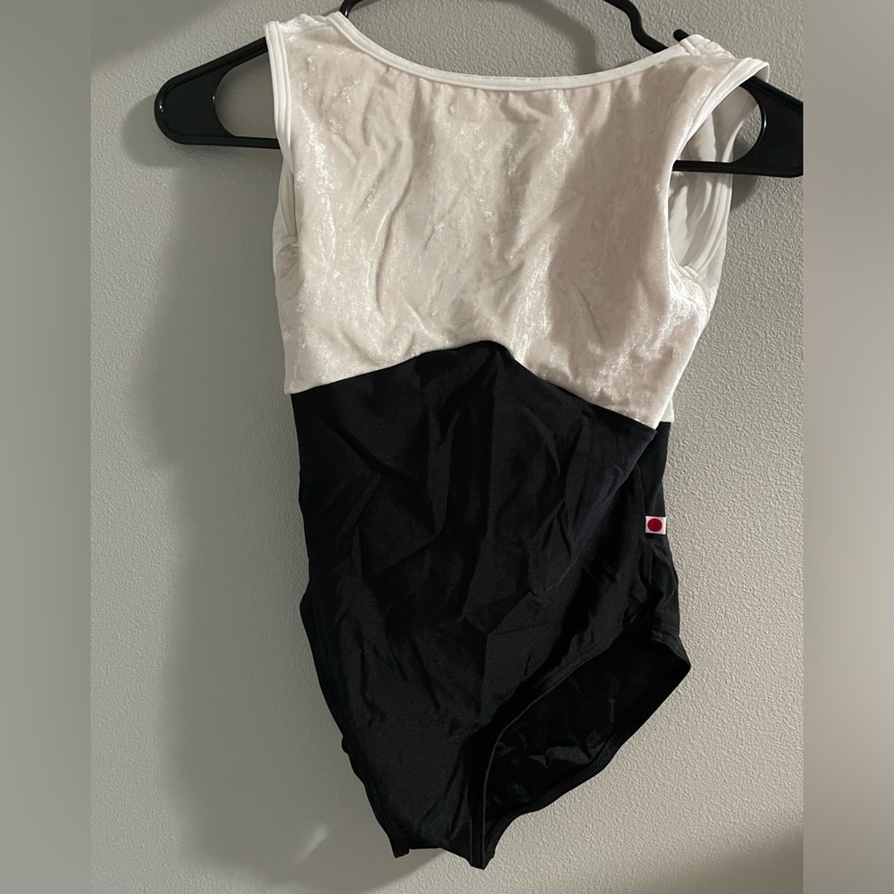 NEW Yumiko “Sofiane” duo black with white crushed velvet bust size S